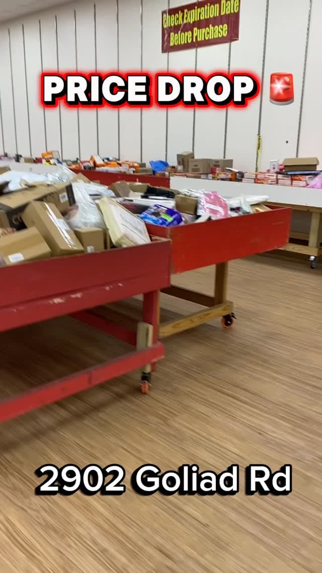 Inside Bargains Depot Goliad - bin store floor view