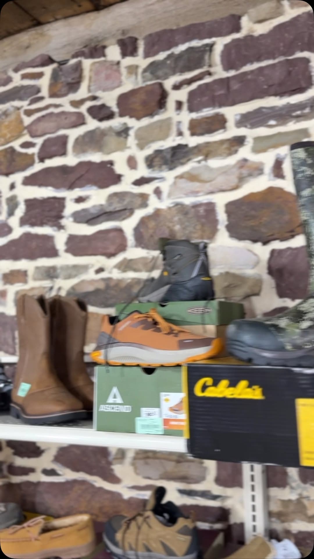 ⚡️A new sporting goods shipment also means more new cool cloths!!!⚡️
The racks are full, ranging in all sizes!!
Come check it out!!!
Only at Old Barn Bargains
🧭Old Barn Bargains LLC
6374 Buffalo Rd
Mifflinburg PA 17844
⏰Mon,Tues,Wed & Fri 9-6, Saturday 9-5, Closed Sunday & Thursday
☎️570-917-9930